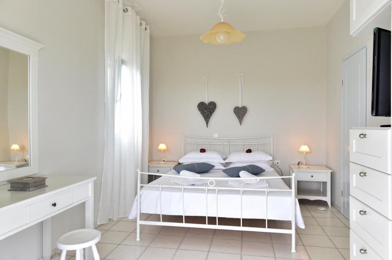 Tonia Apartments Paros คริสซี อัคติ ภายนอก รูปภาพ